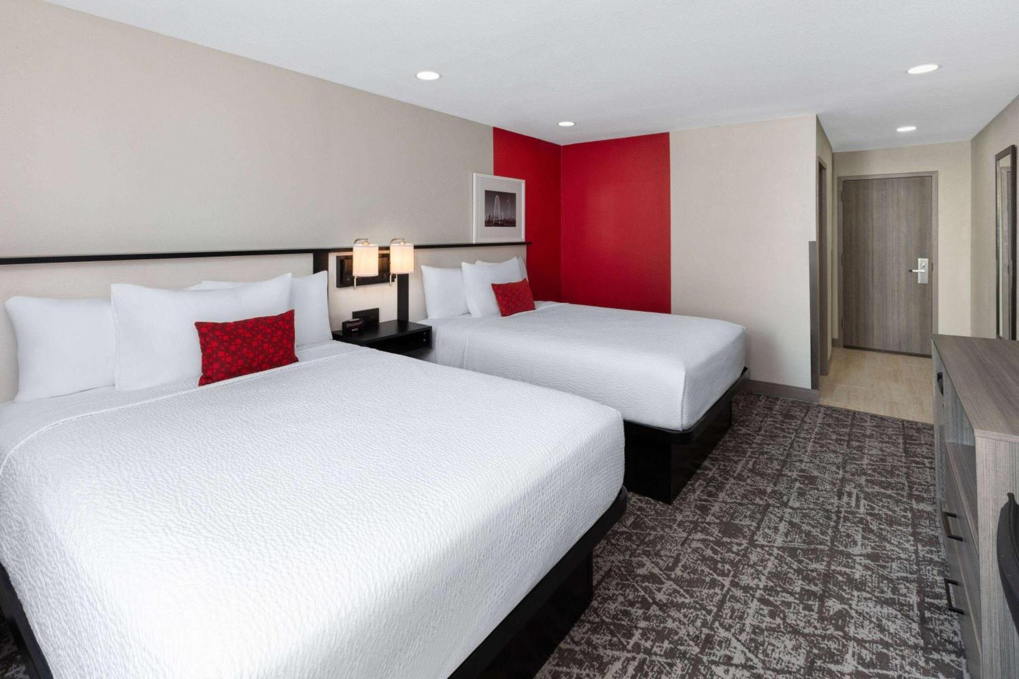 Ramada By Wyndham Dfw Airport Ξενοδοχείο Irving Εξωτερικό φωτογραφία