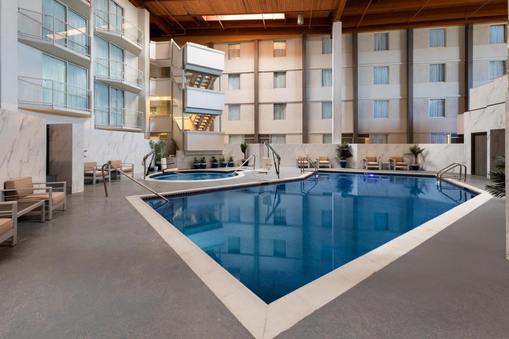 Ramada By Wyndham Dfw Airport Ξενοδοχείο Irving Εξωτερικό φωτογραφία